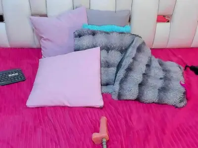 NauthyNahomi