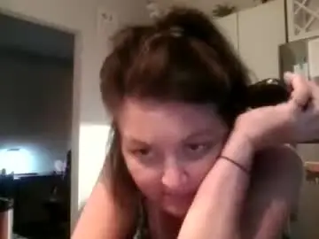 tinyassbossymilf