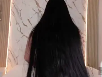 zoe_longhair