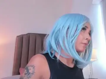 emma_torres__